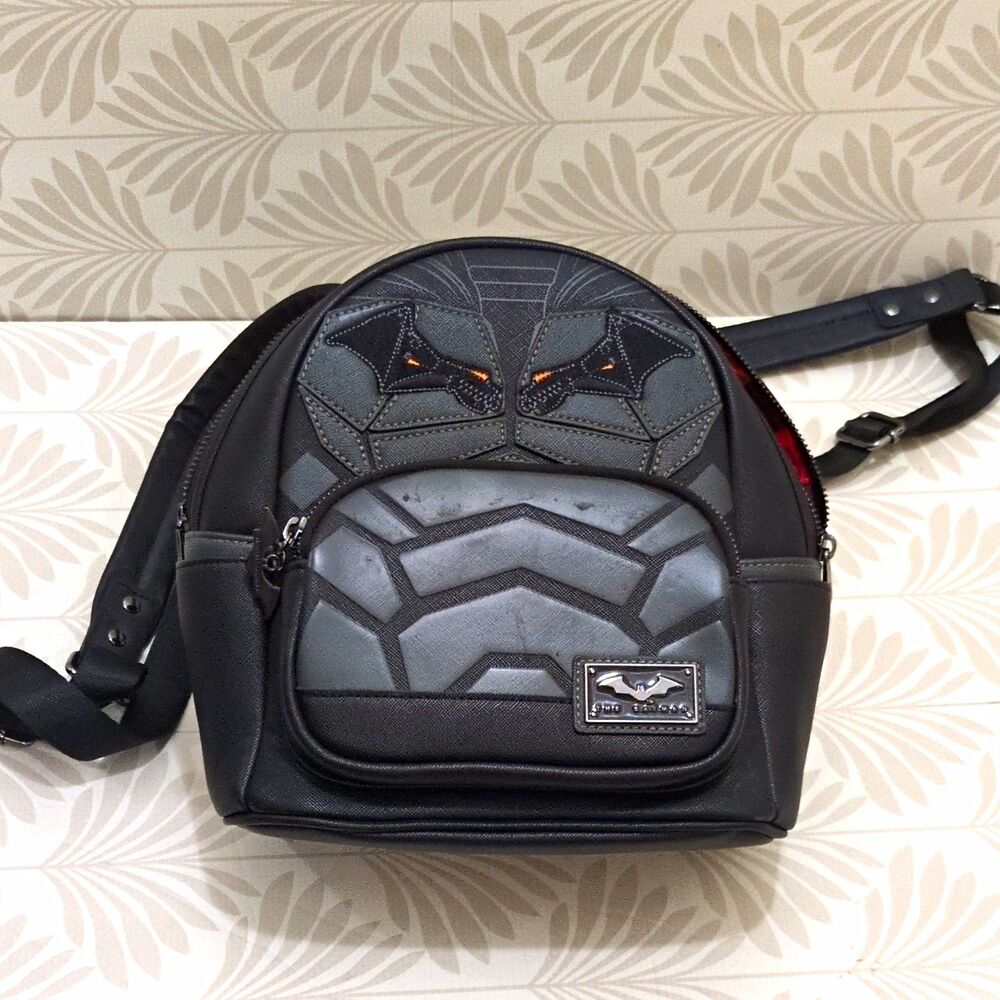 Loungefly Batman Black Faux Small Mini Backpack Red Lining Front Zip